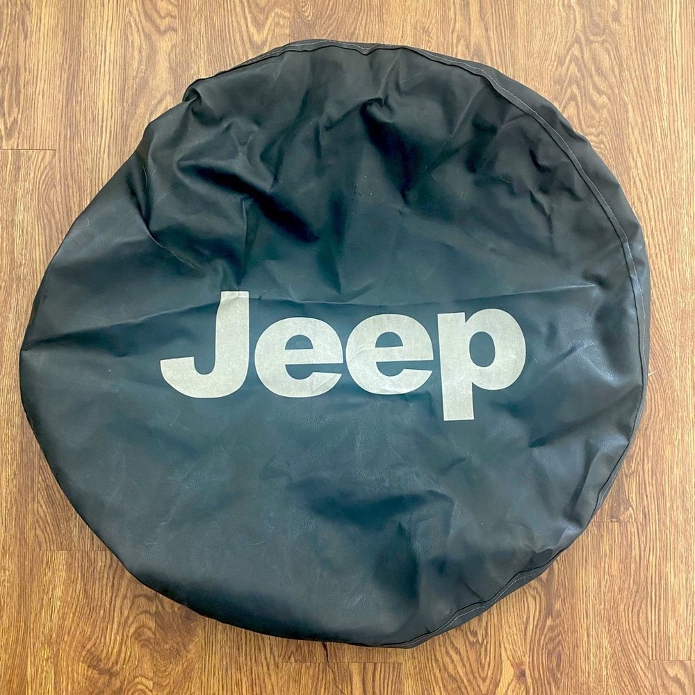 Basic Black Jeep Tire Cover